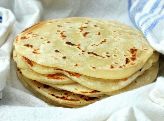 Photo Homemade wheat flour tortilla