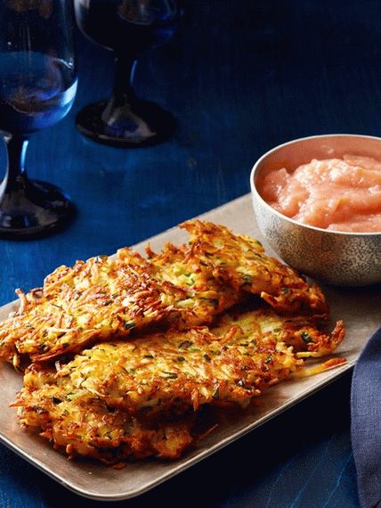 Photo of Draniki with apple and cinnamon sauce