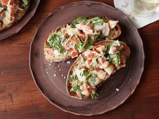 Photo of the dish - Bruschettas with shrimp, tarragon and arugula