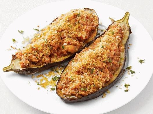 Photo Stuffed eggplant stuffed with turkey and quinoa
