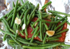 Beans with salmon in foil