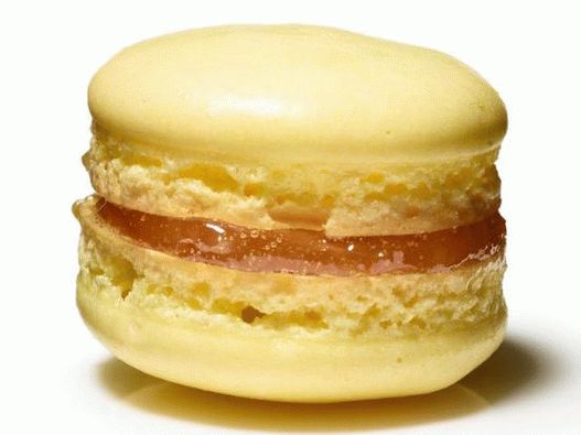 Macaron with pineapple