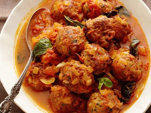 Photo Meatballs stewed in marinara sauce