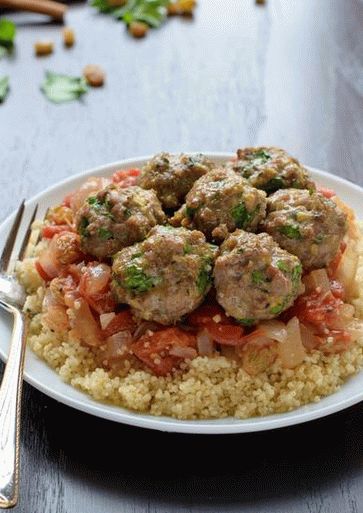 Photo African meatballs with couscous