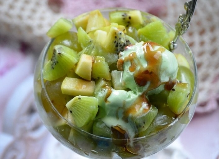 Fruit salad "Emerald"