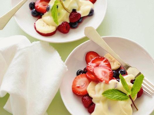 Photo Fruit Salad with Limoncello Liquor