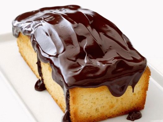 Photo of a pound muffin in chocolate icing