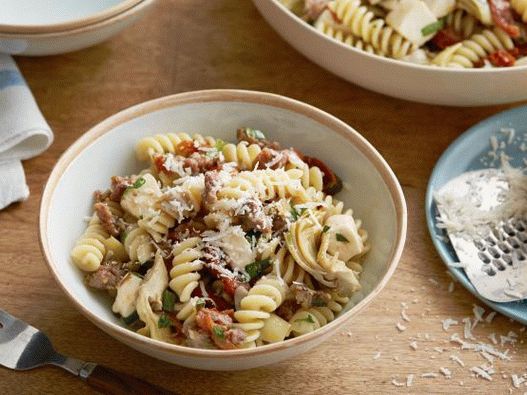 Photo of Fusilli with minced meat, artichokes and sun-dried tomatoes