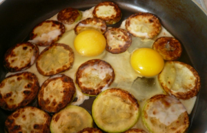 Fried eggs with zucchini