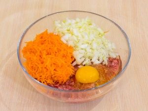 "Nests" of minced meat