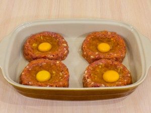 "Nests" of minced meat