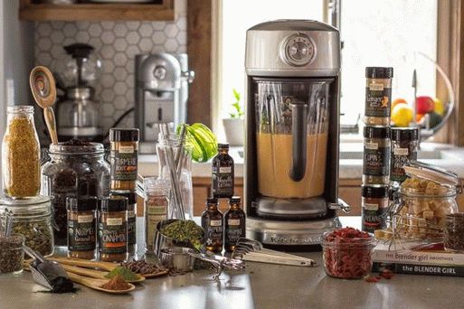 Cooking pea soup in a blender Cooking pea soup in a blender