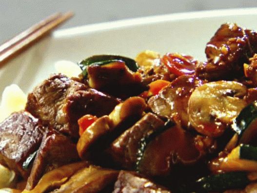 Photo of hibachi beef with noodles and vegetables