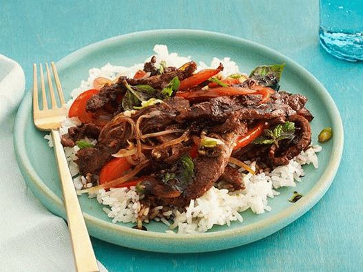 Photo Thai beef in spicy mint sauce