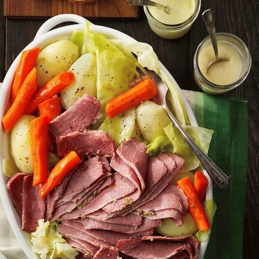 Photo Beef corned beef with stewed cabbage