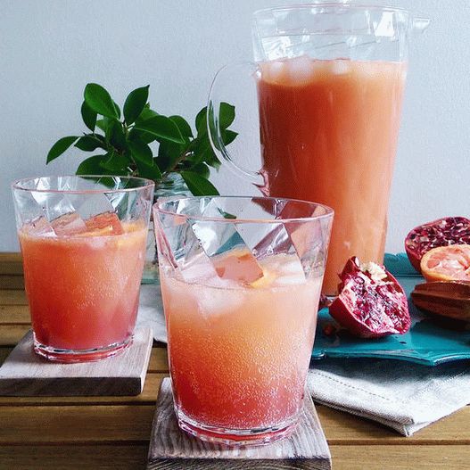 Photo Pomegranate beer punch