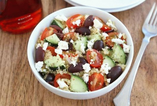 Photo of the Greek salad of Horiatica with quinoa