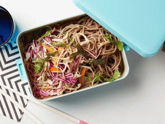 Photo Buckwheat noodles and cabbage salad for lunch box