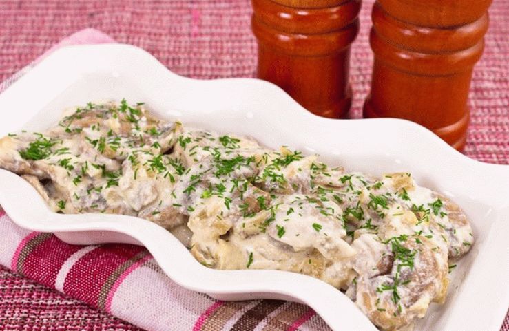 Mushrooms in sour cream