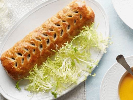 Photo of Mushroom Wellington with carrot and cream sauce