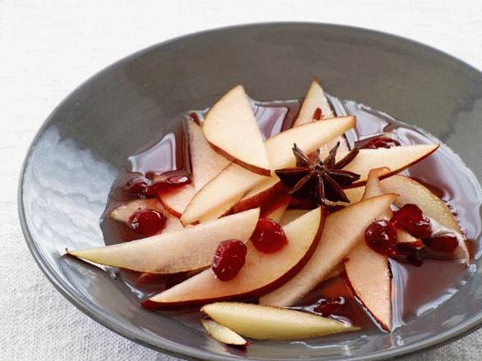 Photo Pear in star anise syrup