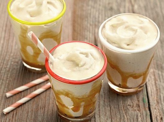 Photo A thick shake with the taste of a banana foster