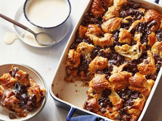 Photo Croissant and Chocolate Bread Pudding