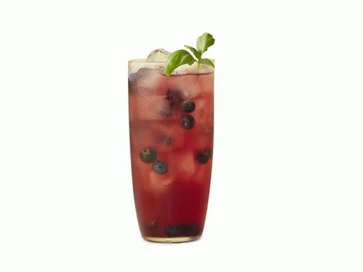 Photo Iced tea with blueberries and basil