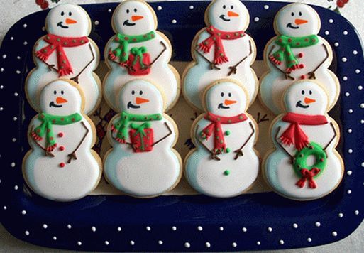 Snowman gingerbread cookie