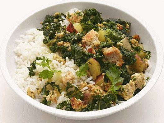 Photo Turkey with kale and rice