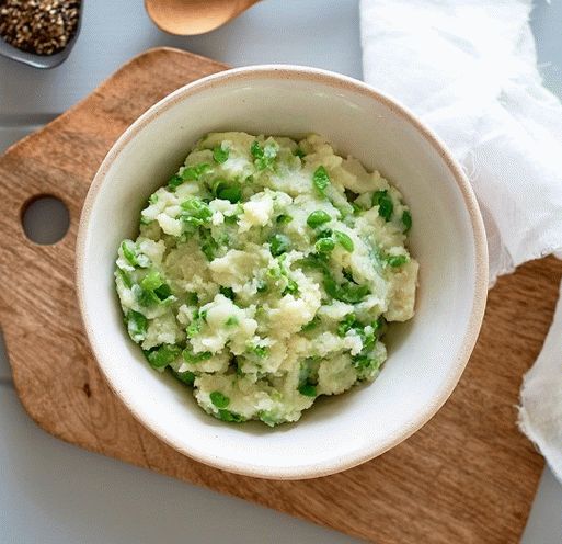 Photo Irish mashed potatoes with green peas