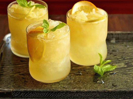 Photo of Sparkling Bourbon Lemonade