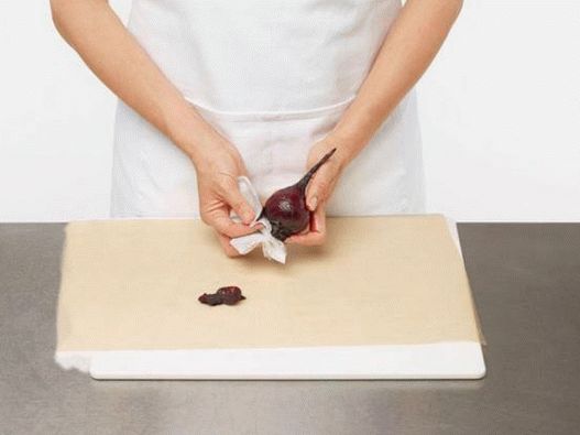 peel boiled beets