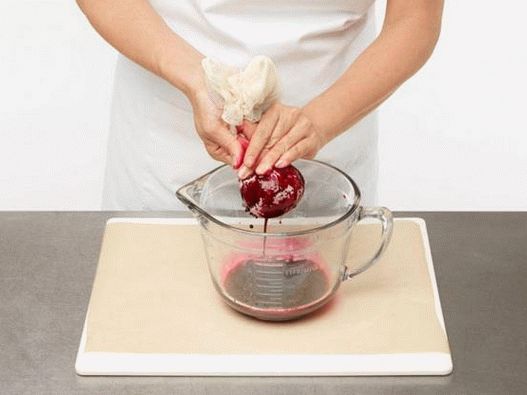 squeeze beet juice through cheesecloth