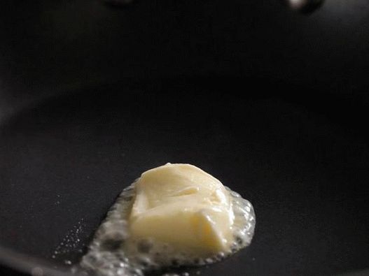 Preheat the pan
