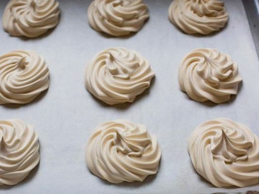 Meringues without eggs!