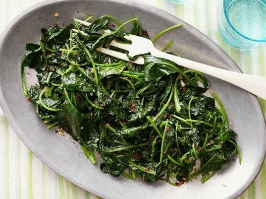 Photo Cabbage kale in butter with a citrus note