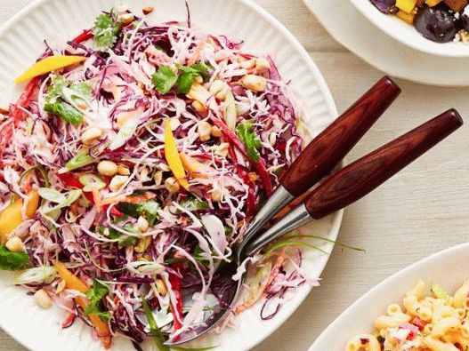 Photo Cabbage salad with mango and peanuts