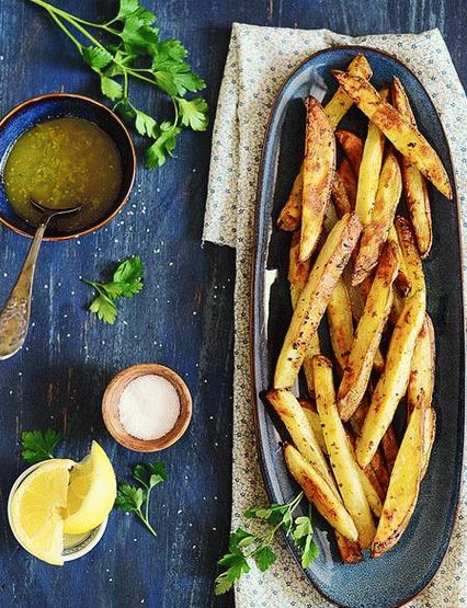 Photo Baked potatoes with lemon vinaigrette sauce