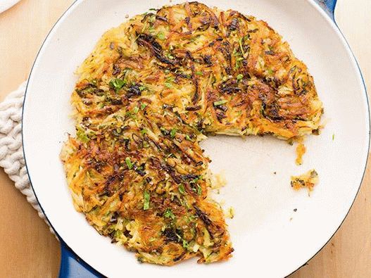 Photo Potato pancakes with parsnips