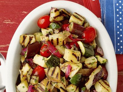 Photo Potato grilled salad with zucchini and eggplant