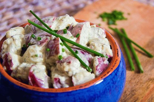 Photo Potato salad with spices