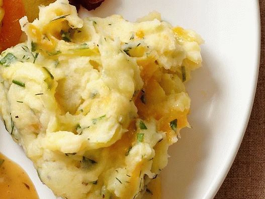Photo Mashed potatoes with yogurt, herbs and cheddar cheese