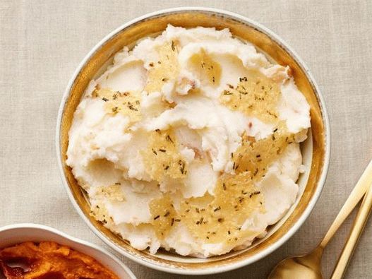 Photo Mashed potatoes with cheese and baked garlic
