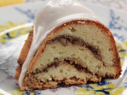 Photo Cupcake on sour cream with milk cream