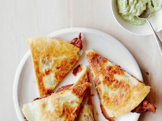 Photo of Quesadilla with bacon, dates and manchego cheese
