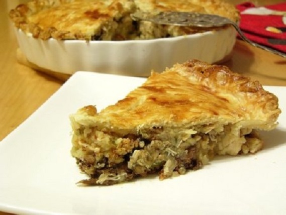 Quiche with chicken and mushrooms