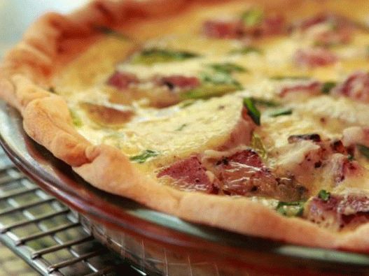 Photo of quiche with ham and cheese