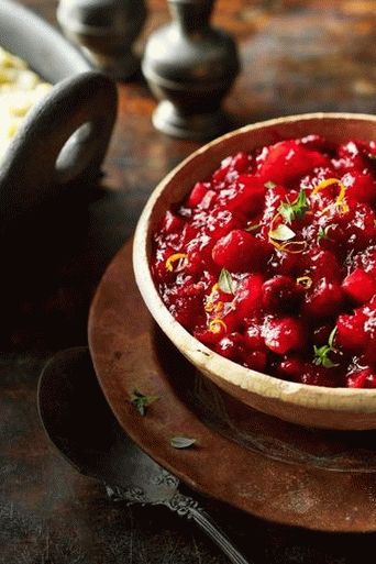 Photo Cranberry Sauce with Oranges and Fennel