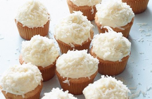 Photo Coconut muffins with vanilla cream